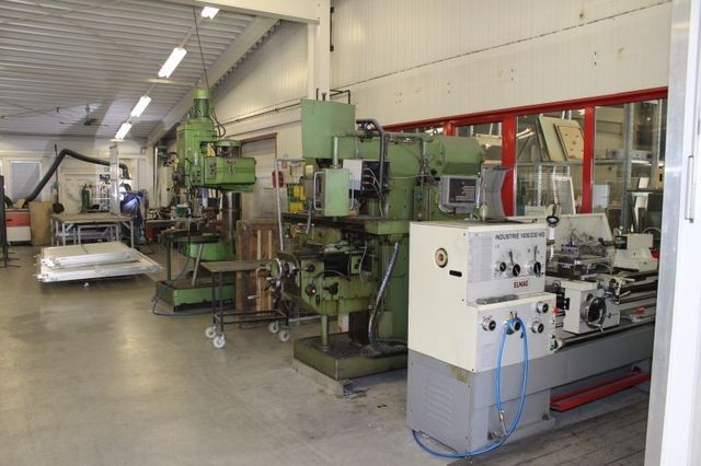 Maschine in der Produktionshalle