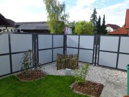 Zaun hell mit Quadraten als Elemente