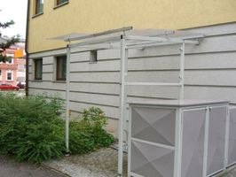 Metallvorbau als Untersteller mit Dach