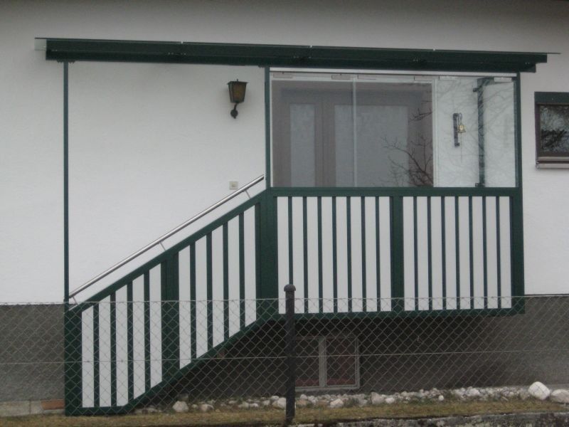 Aufgang Hauseingang mit Verglasung